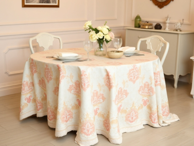 Choisir la nappe fleurie parfaite pour chaque saison