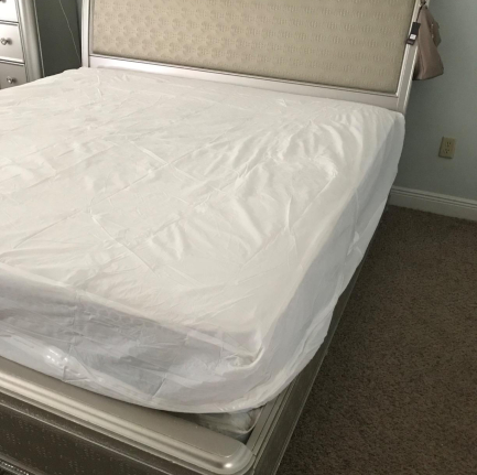 White PVC Fitted Mattress Protector with Elastic Edging – Waterproof Half-Cover Mattress Cover for Custom Sizes