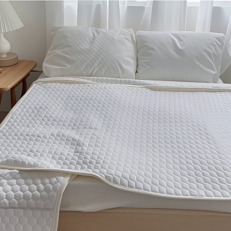 Washable Soil-Proof Thin White Mattress