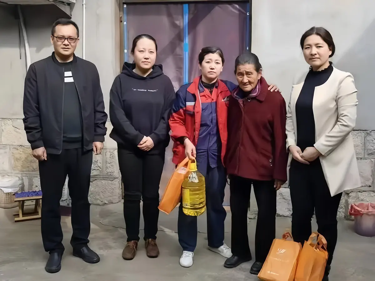 Confortando Idosos Rurais