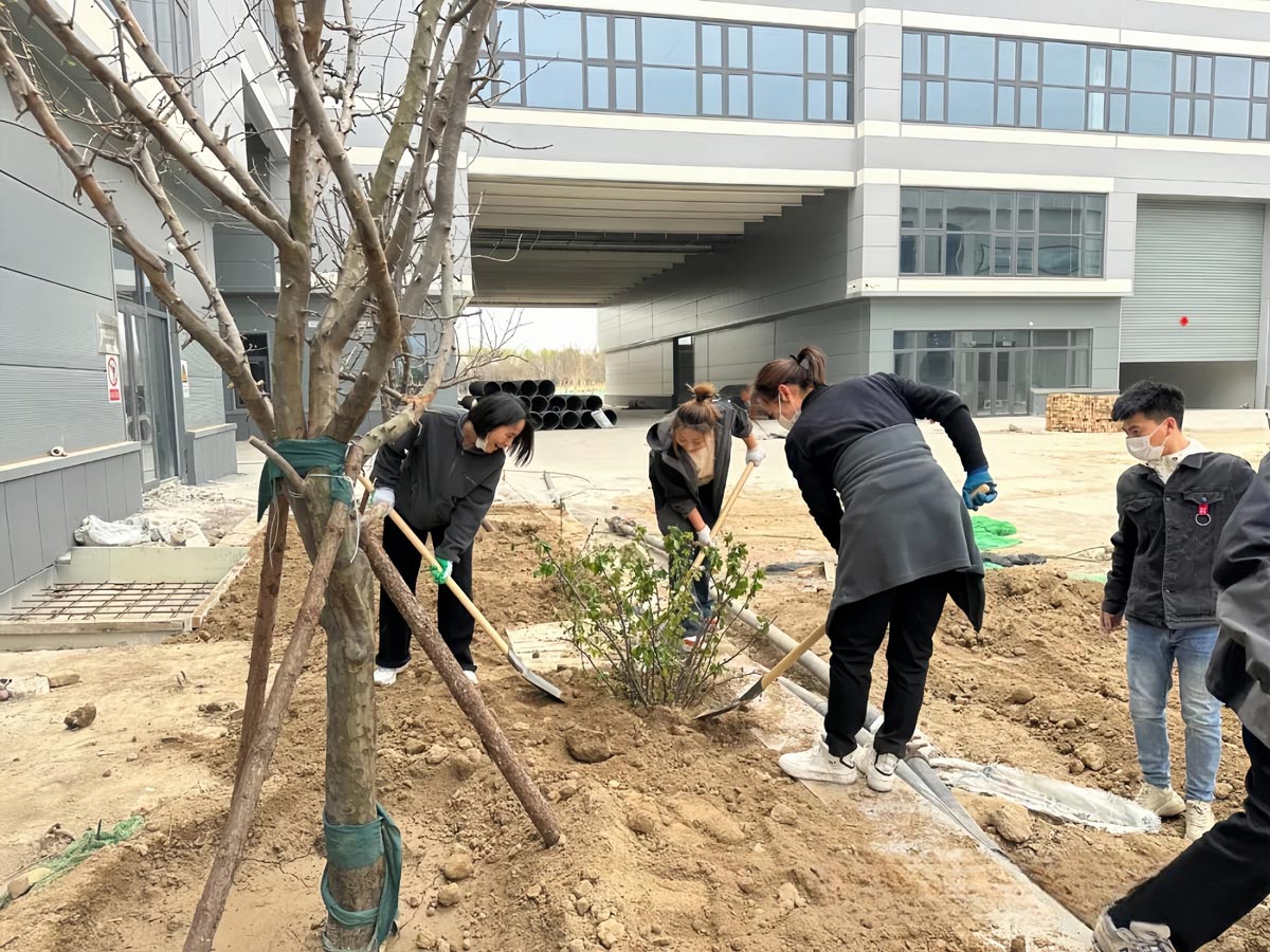 Wydarzenie sadzenia drzew w kwietniu 2024 r