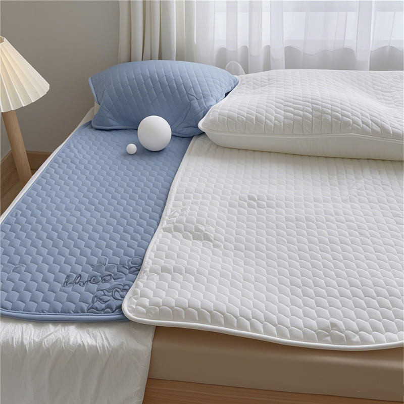 Washable Soil-Proof Thin White Mattress
