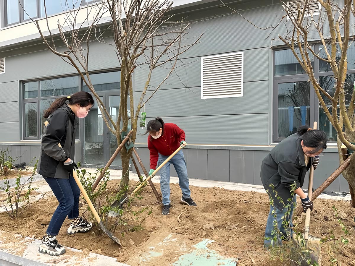 Wydarzenie sadzenia drzew w kwietniu 2024 r