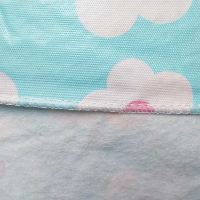 花のフランネルのテーブルクロス