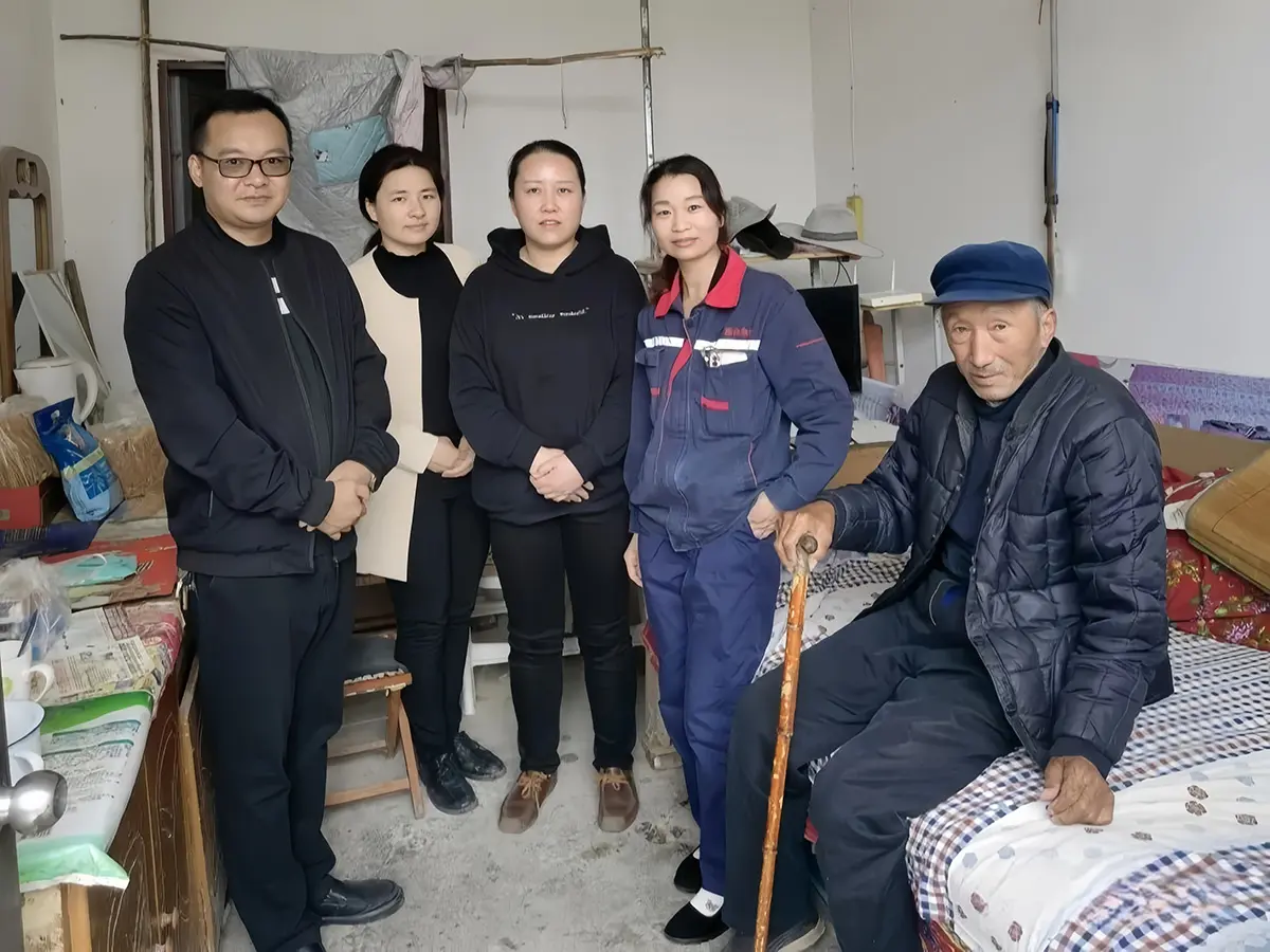 Confortando Idosos Rurais